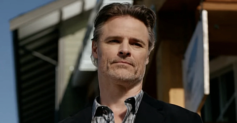 Looks Like Christmas features Dylan Neal